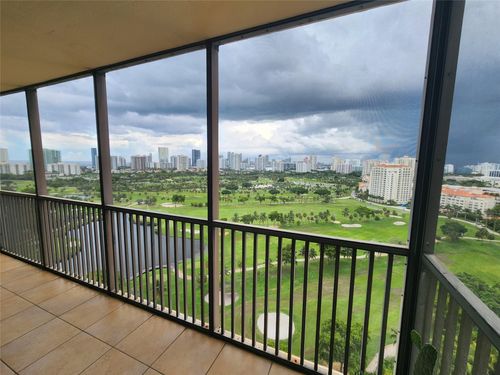 apt-2337-20379 W Country Club Dr, Aventura, FL, 33180-1629 | Card Image