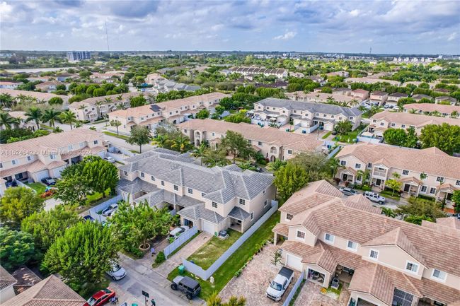 14112 Sw 276th St, Townhouse with 3 bedrooms, 2 bathrooms and null parking in Homestead FL | Image 4