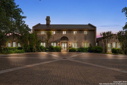 19720 La Sierra Blvd, San Antonio, TX, 78256-2016 | Card Image