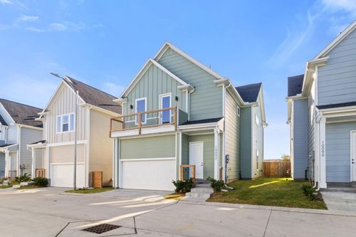 10092 Serrano Park Dr, Houston, TX, 77075 | Card Image