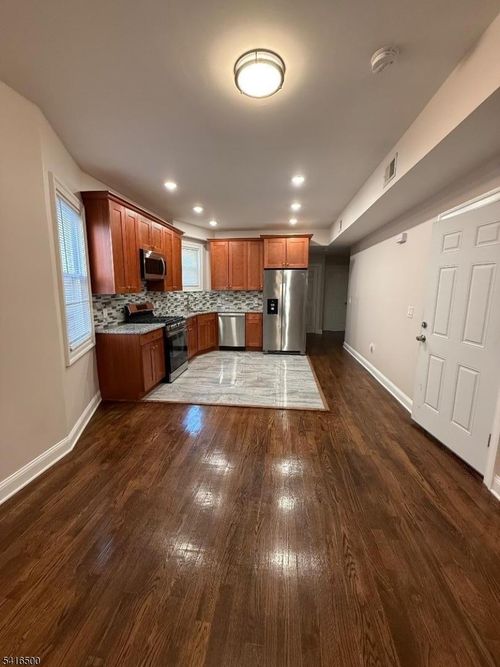 134 N 12th St, Newark, NJ, 07107-1585 | Card Image