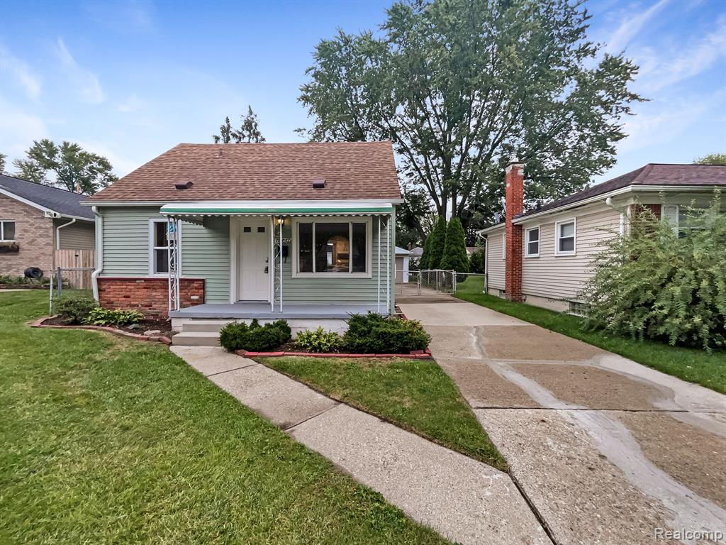 Wakenden , Redford, MI 48240 #1