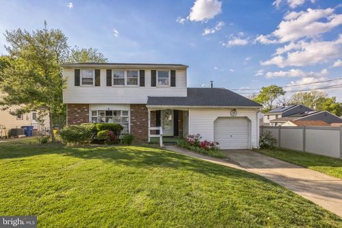 121 Beechwood Ave, MAPLE SHADE, NJ, 08052-1143 | Card Image