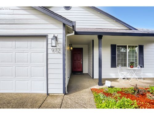 912 12th St, Lafayette, OR, 97127-9625 | Card Image