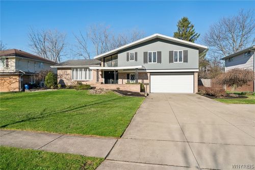 40 Tristan Ln, Amherst, NY, 14221-4439 | Card Image