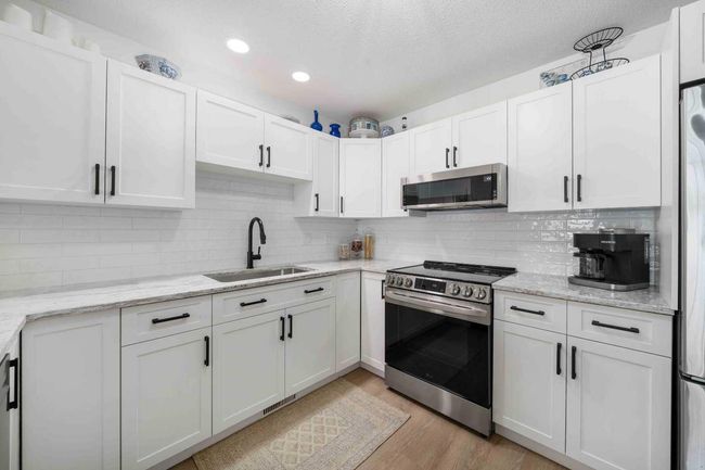 74 Park Meadows Lane Se, Townhouse with 3 bedrooms, 3 bathrooms and 3 parking in Medicine Hat AB | Image 19