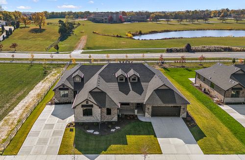 40b-11049 Lizmore Ln, Orland Park, IL, 60467-1166 | Card Image