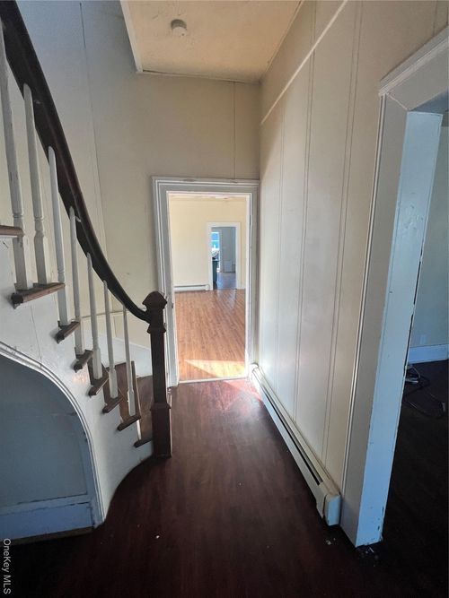 4 Catherine St, Port Jervis, NY, 12771-1601 | Card Image