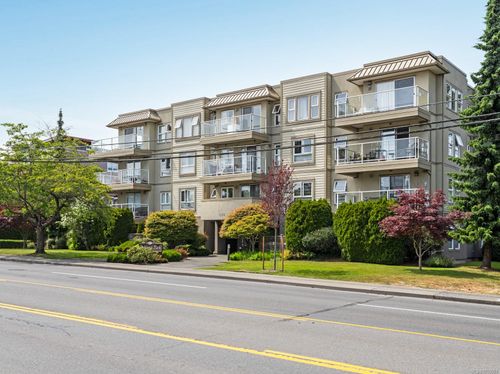 402-1536 Hillside Ave, Victoria, BC, V8T2C2 | Card Image