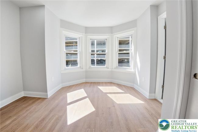 827 W Linden St, Condo with 11 bedrooms, 8 bathrooms and 3 parking in Allentown PA | Image 4