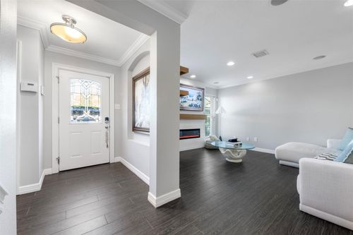 768 Worthshire St, Houston, TX, 77008-6433 | Card Image