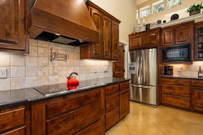 523 County Road 136 A, House other with 3 bedrooms, 3 bathrooms and null parking in Kingsland TX | Image 10