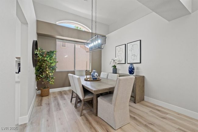 Entertain family and friends in the formal dining area. | Image 17