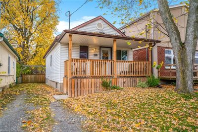 136 Chetwood St, House other with 2 bedrooms, 2 bathrooms and 2 parking in Saint Catharines ON | Image 2