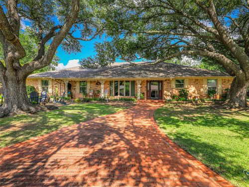2513 Brookhaven Dr, Denison, TX, 75020-4008 | Card Image