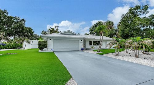2828 Suncrest Dr, SARASOTA, FL, 34239-5711 | Card Image