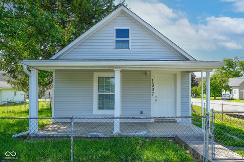 1807 E 18th St, Anderson, IN, 46016-2126 | Card Image