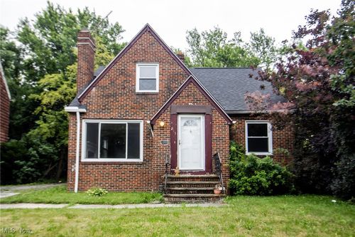 915 Clarence Rd, Cleveland Heights, OH, 44121-1307 | Card Image