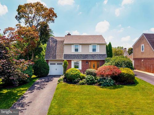 393 Grange Rd, WAYNE, PA, 19087-2917 | Card Image