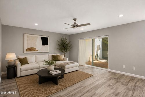 e1-102 W Maryland Ave, Phoenix, AZ, 85013-1241 | Card Image