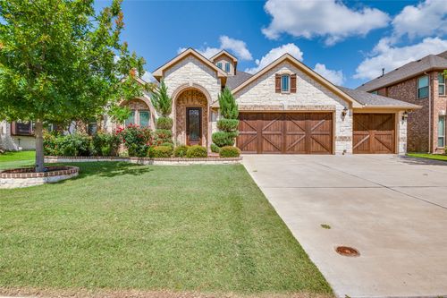 7532 Lynnwood Dr, Grand Prairie, TX, 75054-6522 | Card Image