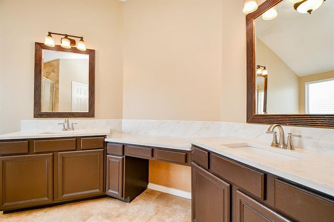 Primary bath | Image 28
