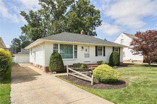 29581 Robert St, Wickliffe, OH, 44092-2255 | Card Image