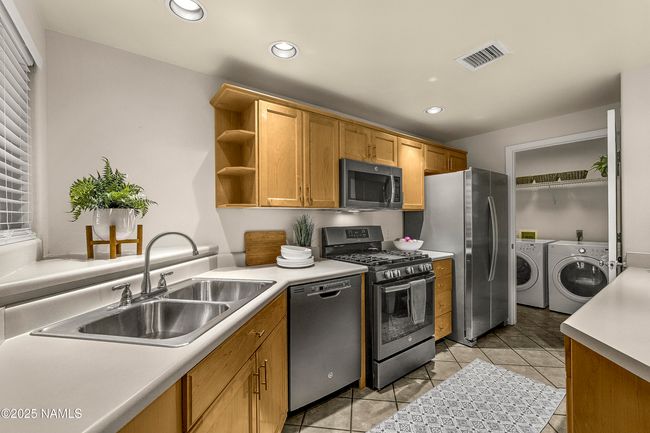 Upgraded stainless steel appliances! | Image 5
