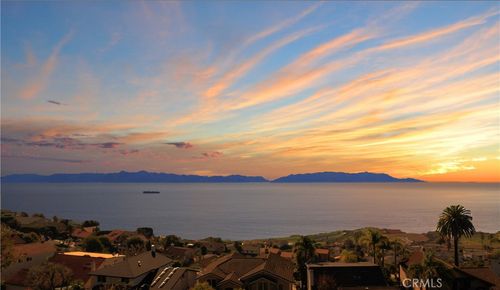 3526 Coolheights Dr, Rancho Palos Verdes, CA, 90275-6231 | Card Image