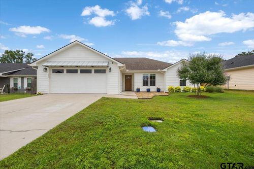 111 Lainey Ln, Mineola, TX, 75773-1911 | Card Image