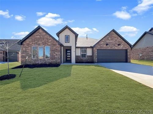 7142 E 154th St S, Bixby, OK, 74008-4371 | Card Image