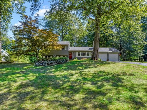 48 Pomona Rd, Trumbull, CT, 06611-1240 | Card Image