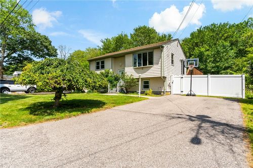11 Tupelo Trl, Narragansett, RI, 02882-2743 | Card Image