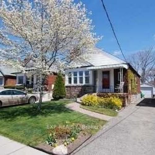 11 Fairside Ave, East York, ON, M4C3G8 | Card Image