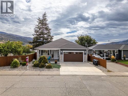 220 Brandon Ave, Penticton, BC, V2A3S6 | Card Image