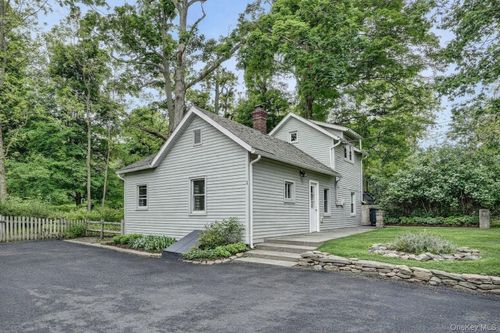 2 Mine Hill Rd, Cornwall, NY, 12518-1804 | Card Image