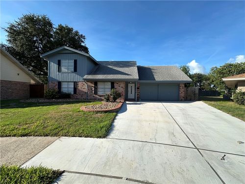 104 Frio Dr, Portland, TX, 78374-1310 | Card Image