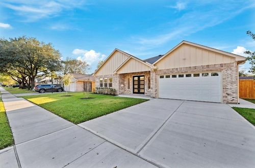 1831 Tattenhall Dr, Houston, TX, 77008-1013 | Card Image