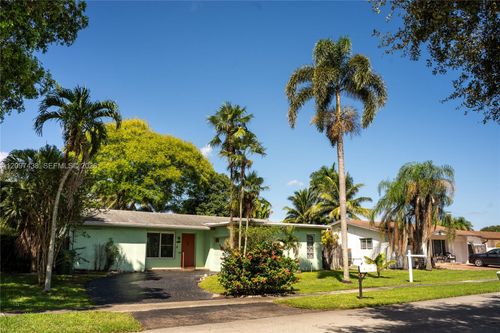 1010 Nw 93rd Terrace, Pembroke Pines, FL, 33024 | Card Image