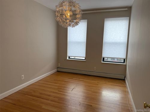 36-09 Ditmars Blvd, Astoria, NY, 11105-1918 | Card Image