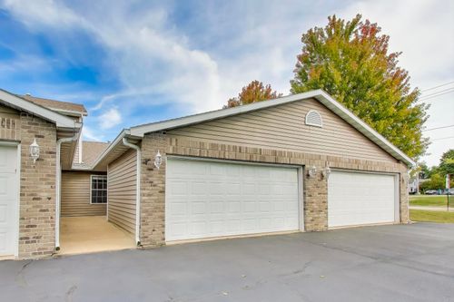 unit-2-150 N Wooster St, CAPRON, IL, 61012-9505 | Card Image