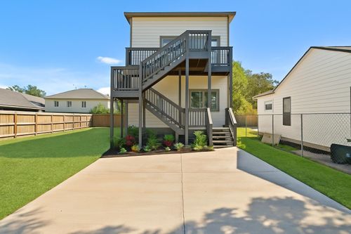 b-8204 Tower St, Houston, TX, 77088-5951 | Card Image