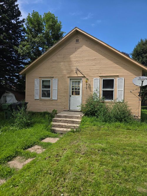 1637 Miller St, Worthington, MN, 56187-2131 | Card Image