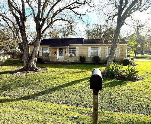 701 E Bernard St, West Columbia, TX, 77486-3333 | Card Image