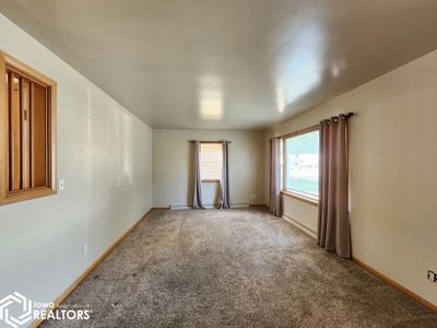 1442 N Hampshire Place, Home with 3 bedrooms, 1 bathrooms and 2 parking in Mason City IA | Image 2