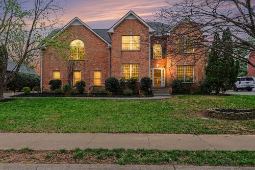 112 Crooked Creek Ln, Hendersonville, TN, 37075-6711 | Card Image