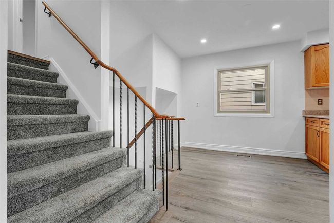 404 Hansen Rd N, House attached with 4 bedrooms, 4 bathrooms and 4 parking in Brampton ON | Image 13