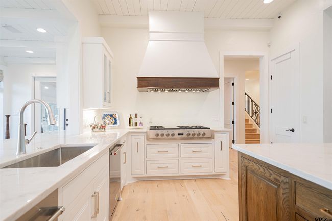 582 Windy Point Dr, House other with 7 bedrooms, 9 bathrooms and null parking in Mt Vernon TX | Image 17