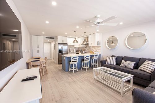 204-300 Oregon St, Hollywood, FL, 33019-2037 | Card Image