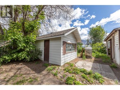 406 6th Ave, House other with 3 bedrooms, 2 bathrooms and 10 parking in Keremeos BC | Image 3